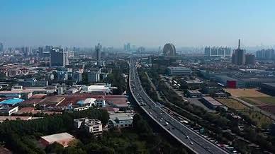 4k航拍广州环城高速密集车流交通视频的预览图